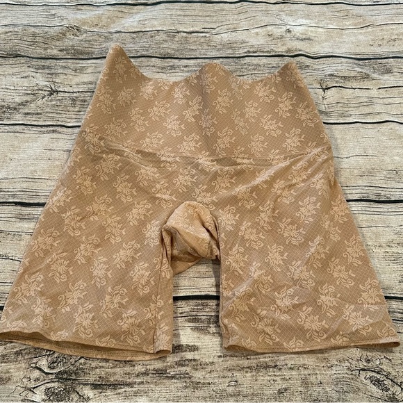Body by Nancy Ganz Beige Lace Shapewear Shorts Size XL - Picture 1 of 6